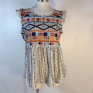 Savanna Jane sz S Floral Geometric Embroidered Top
